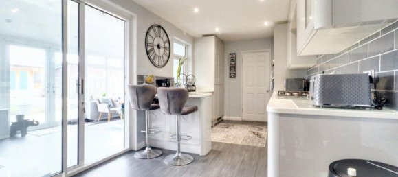 3 bedrooms House in Dartford, United Kingdom No. 4929 10