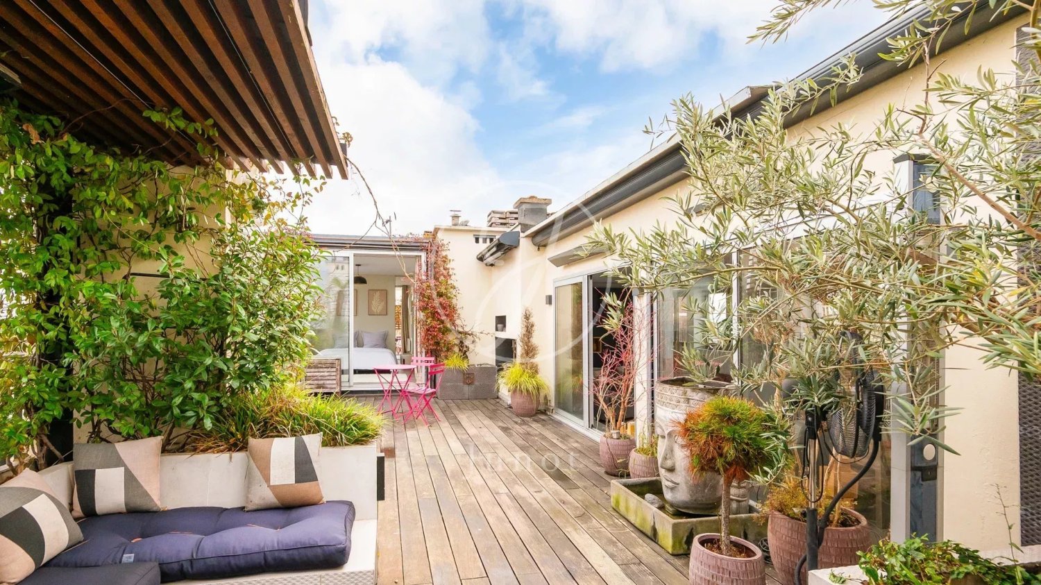 1 bedroom Penthouse in Paris, France No. 142985