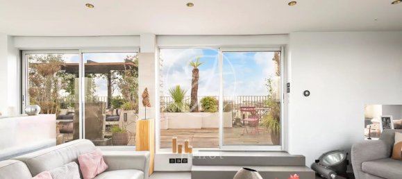 1 bedroom Penthouse in Paris, France No. 142985 2