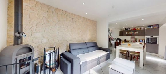 2 bedrooms House in Montfermeil, France No. 360029 5