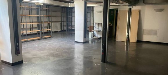 3 bedrooms Apartment in Milan, Italy No. 243609 32