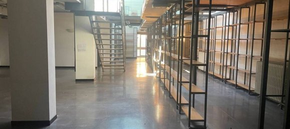 3 bedrooms Apartment in Milan, Italy No. 243609 6