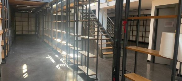 3 bedrooms Apartment in Milan, Italy No. 243609 28