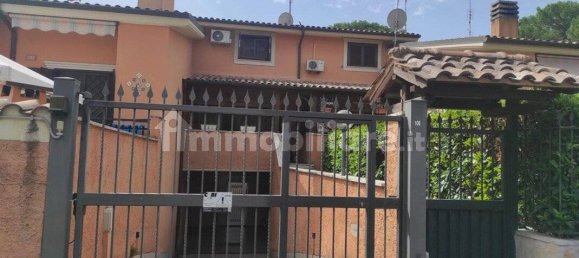 2 bedrooms House in Rome, Italy No. 14657 9