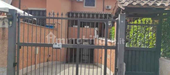 2 bedrooms House in Rome, Italy No. 14657 4