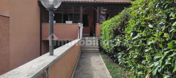 2 bedrooms House in Rome, Italy No. 14657 3