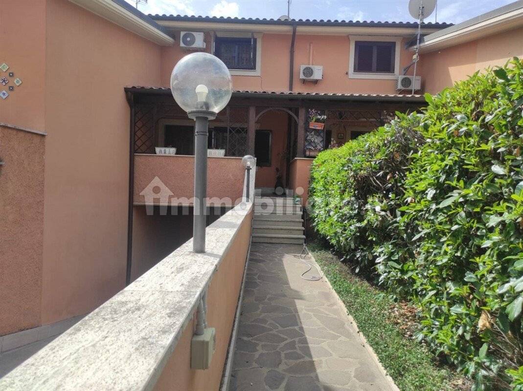 2 bedrooms House in Rome, Italy No. 14657