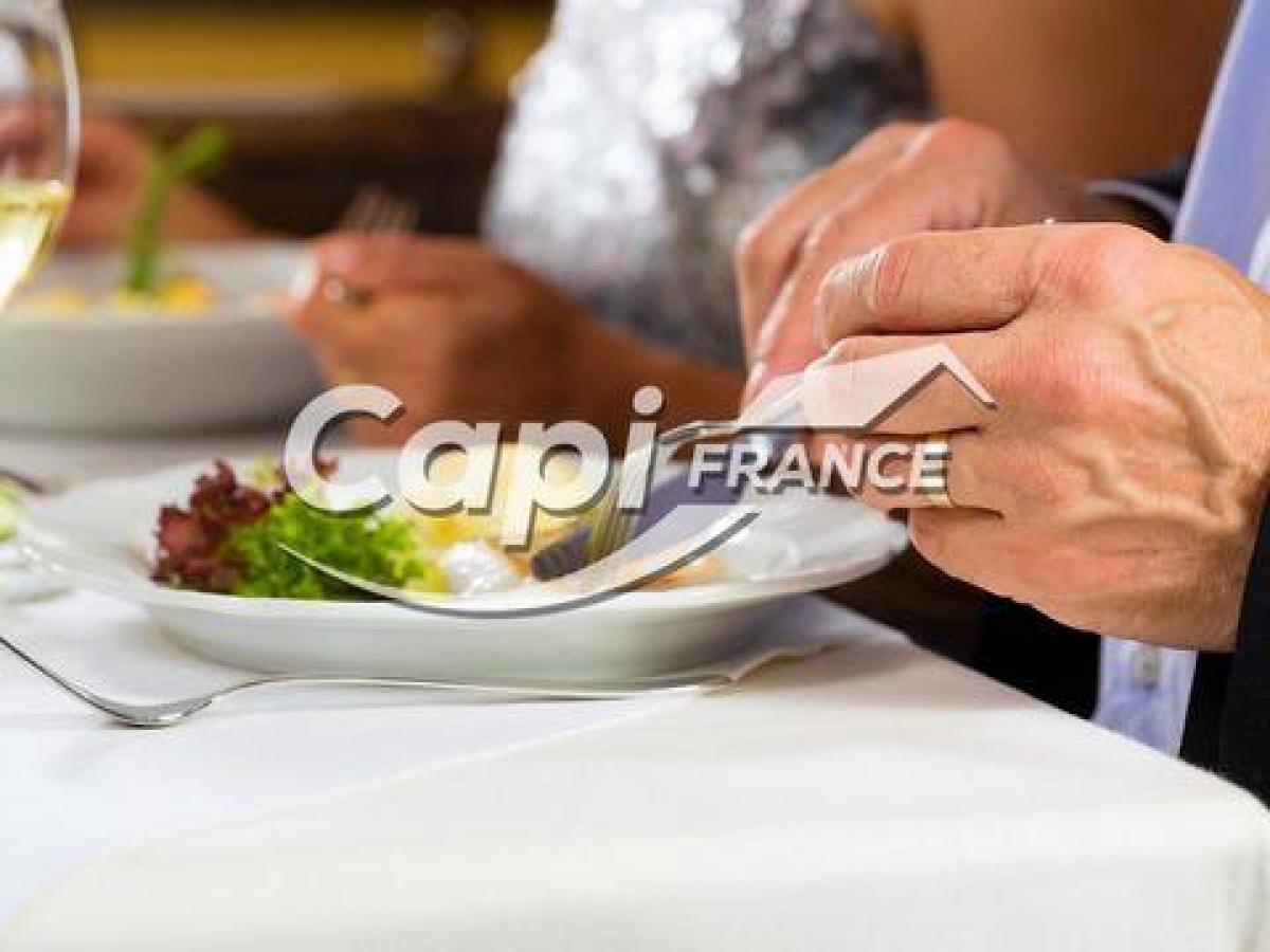 75m² Office in Quimper, France No. 17525