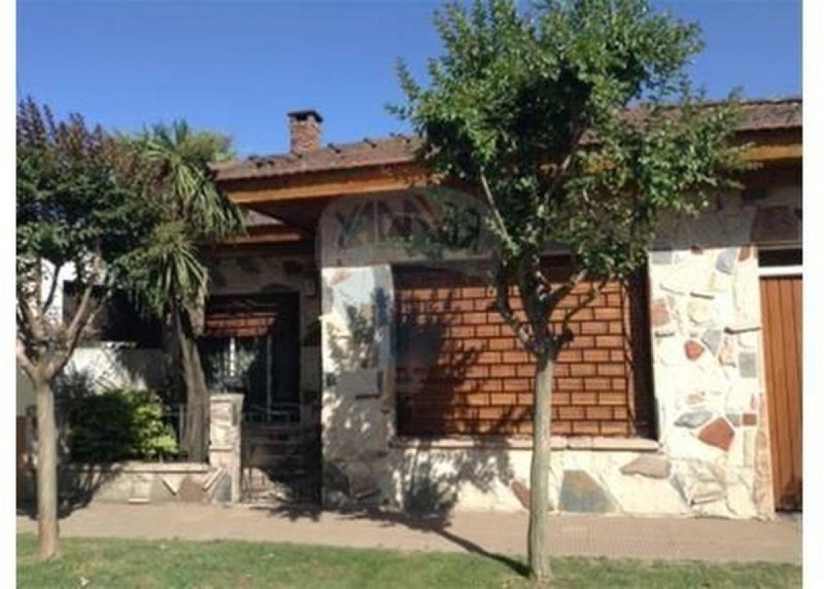 2 bedrooms House in Malvinas Argentinas, Argentina No. 17291