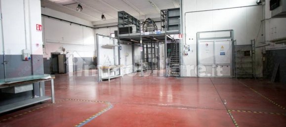 710m² Warehouse in Barberino Tavarnelle, Italy No. 209895 21
