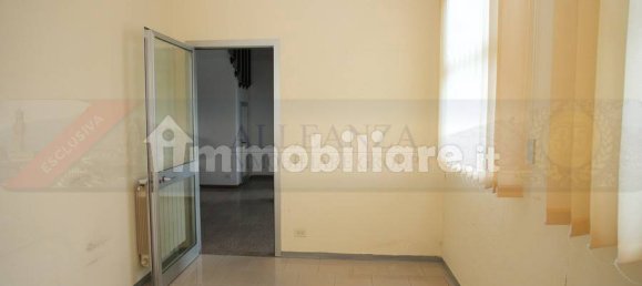 710m² Warehouse in Barberino Tavarnelle, Italy No. 209895 5