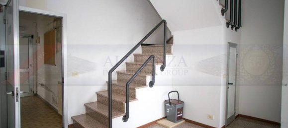 710m² Warehouse in Barberino Tavarnelle, Italy No. 209895 7