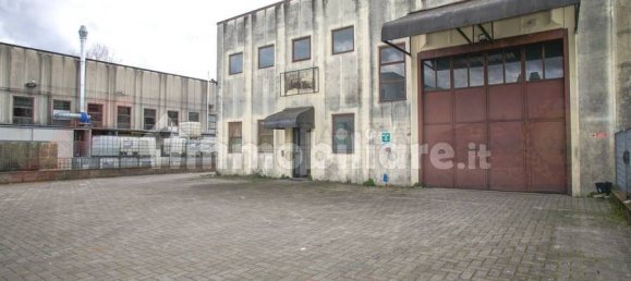 710m² Warehouse in Barberino Tavarnelle, Italy No. 209895 2