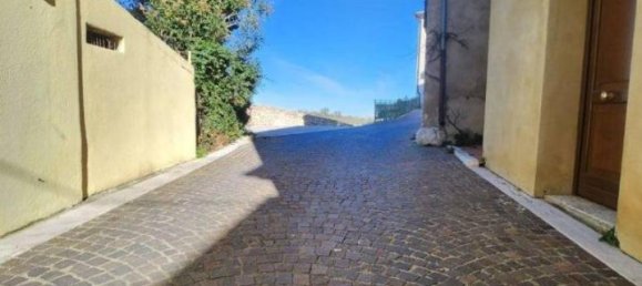 4 rooms House in Rotello, Italy No. 132461 6