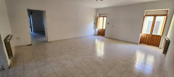 4 rooms House in Rotello, Italy No. 132461 8