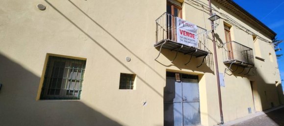 4 rooms House in Rotello, Italy No. 132461 2