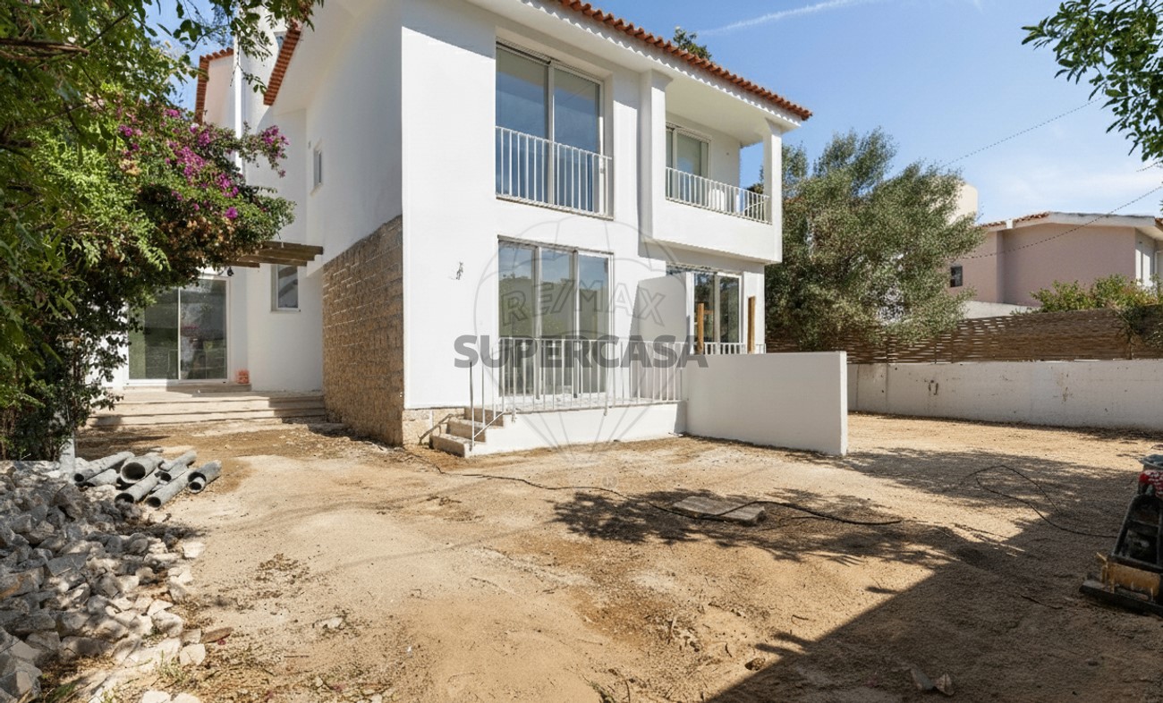 3 bedrooms House in Cascais, Portugal No. 354334