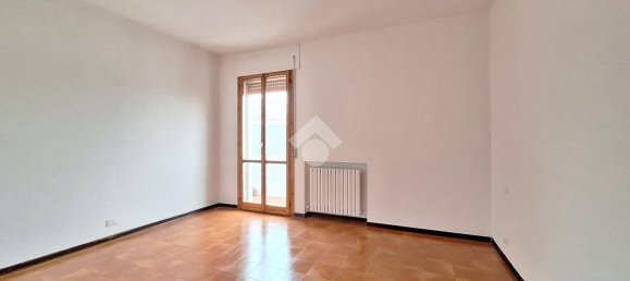 3 bedrooms Apartment in Medicina, Italy No. 105321 4