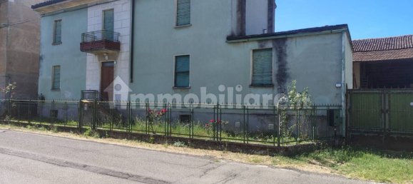 4 bedrooms House in Carezzano, Italy No. 293839 3