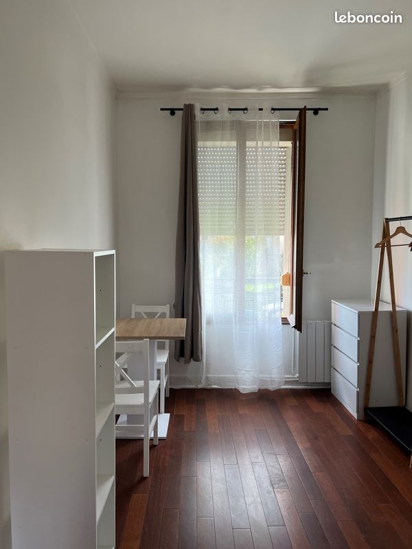 Studio in Malakoff, France No. 333460