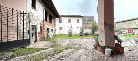 3 rooms Apartment in Chiari, Italy No. 204664 3