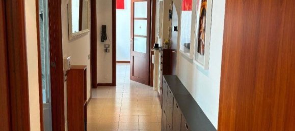 Apartamento de 3 habitaciónes en Malnate, Italy No. 334195 12