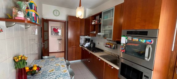 Apartamento de 3 habitaciónes en Malnate, Italy No. 334195 10