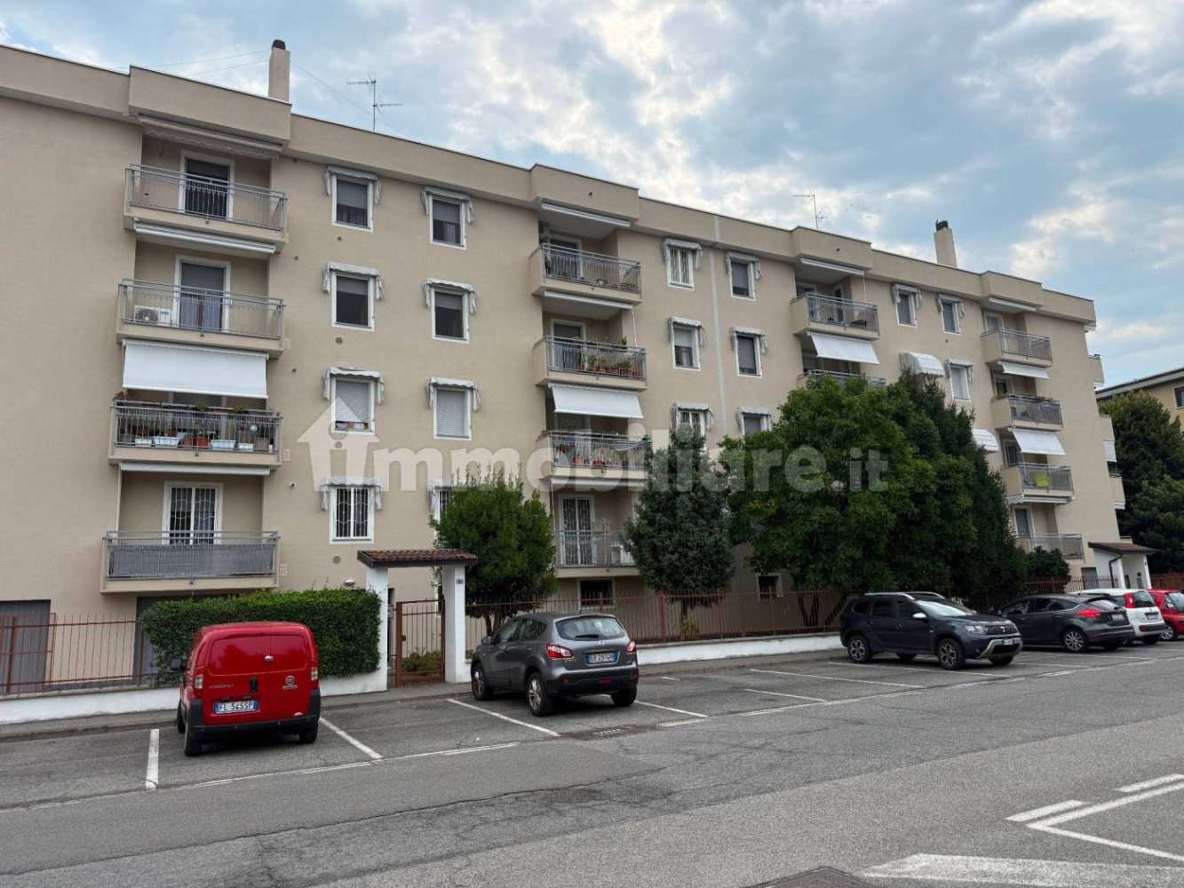 2 bedrooms Apartment in Paullo, Italy No. 271480