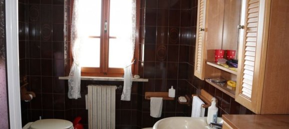 10-salle Villa à Lucignano, Italy No. 225173 9