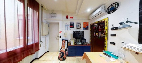 1 bedroom Apartment in Bologna, Italy No. 26610 2