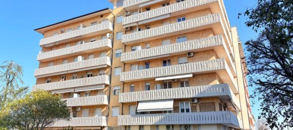 2 rooms Apartment in Udine, Italy No. 37532 9