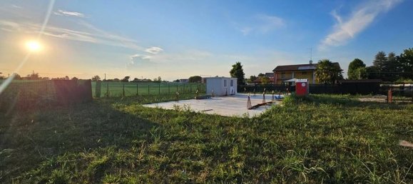 Земельный участок 850м² в Дзеро Бранко, Италия № 179362 3