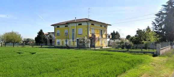 7 bedrooms Villa in Poviglio, Italy No. 65790 3