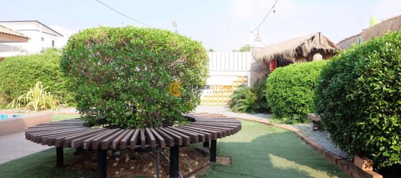 250m² House in Bang Lamung, Thailand No. 27051 3