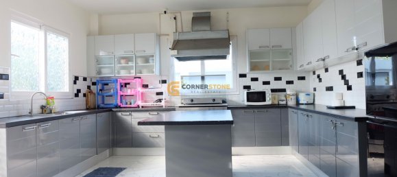 250m² House in Bang Lamung, Thailand No. 27051 9