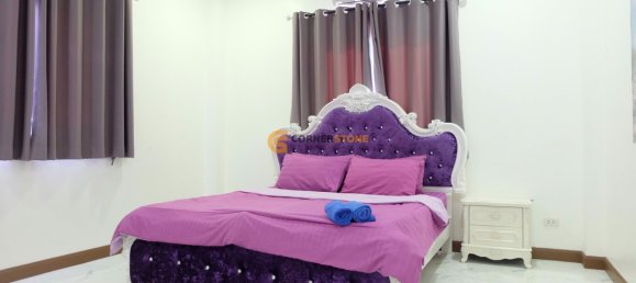 250m² House in Bang Lamung, Thailand No. 27051 6