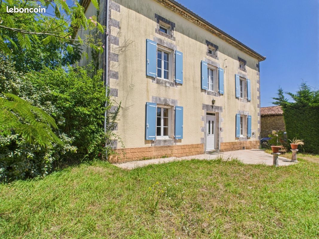 2 bedrooms House in Dordogne, France No. 338908