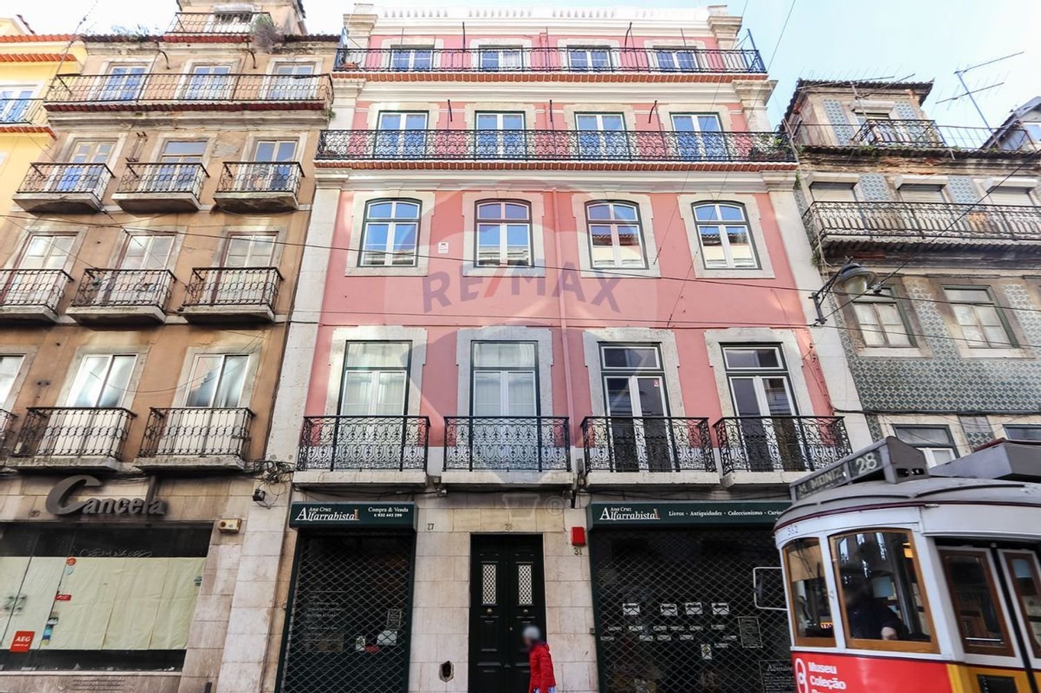 2 bedrooms Apartment in Lisbon, Portugal No. 75015