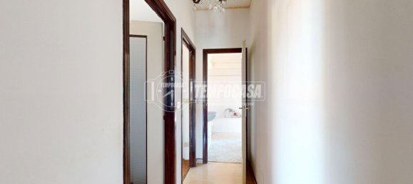 5 rooms Parking in Turin, Italy No. 266243 17