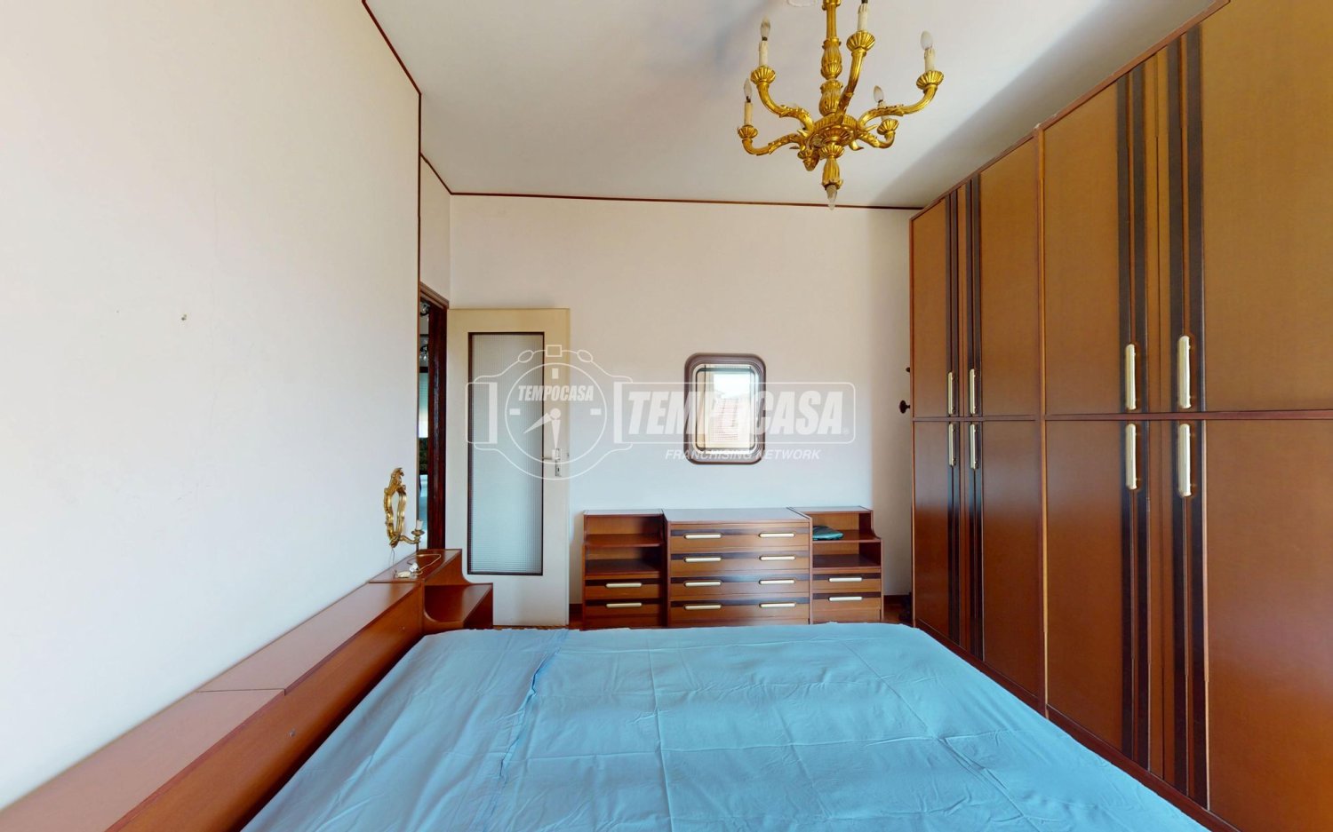 5 rooms Parking in Turin, Italy No. 266243