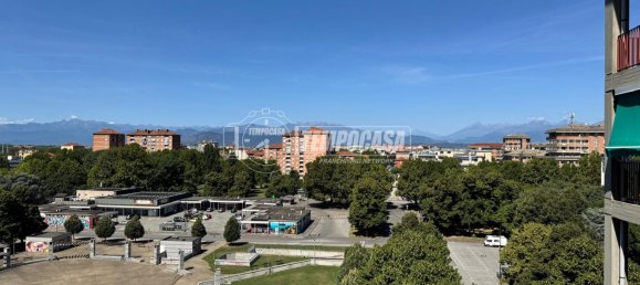 5 rooms Parking in Turin, Italy No. 266243 2