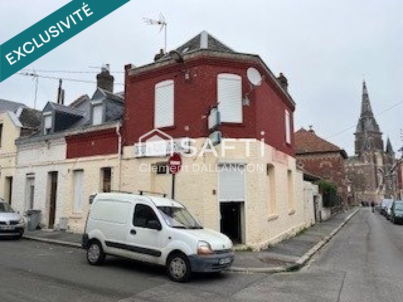 3 bedrooms Building in Saint-Quentin, France No. 50632