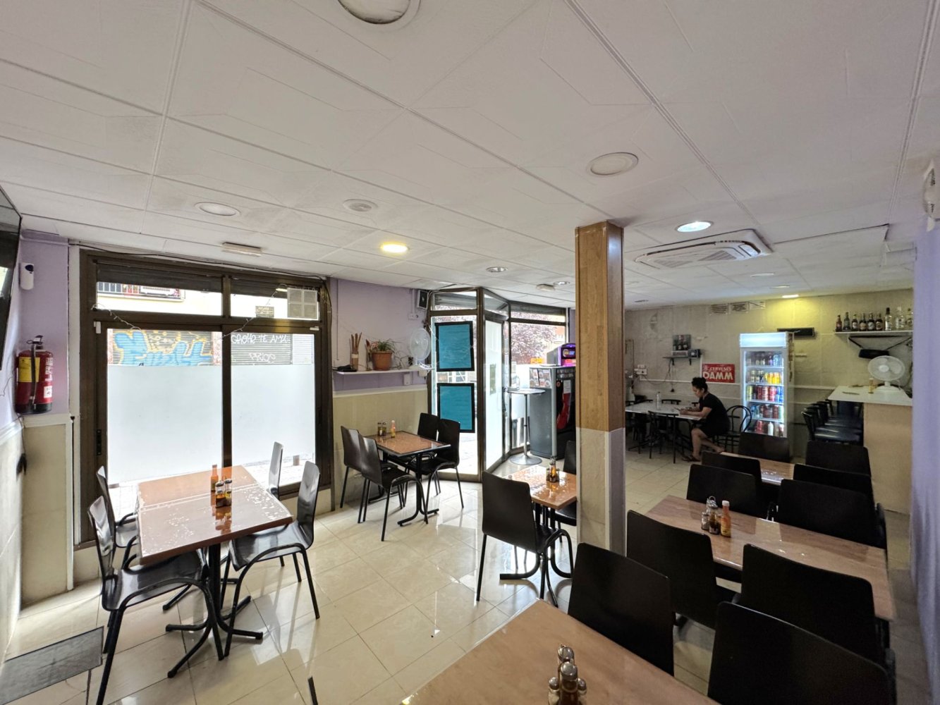 76m² Commercial property in Horta-Guinardo, Spain No. 171343