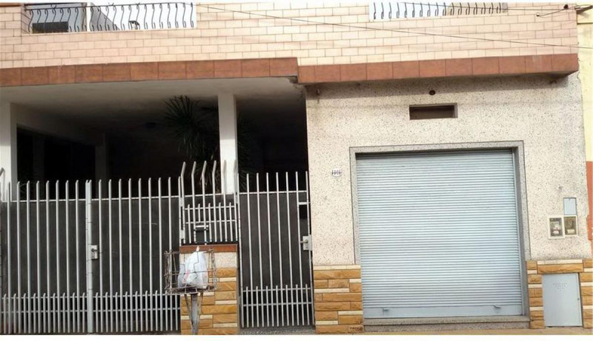 2 bedrooms House in Tres de Febrero, Argentina No. 5686