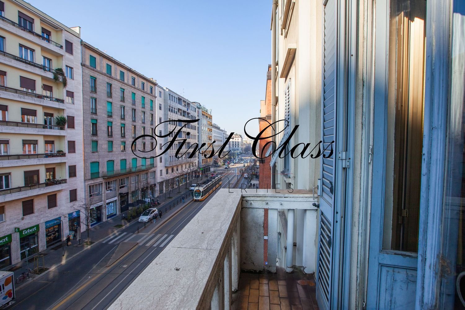 118m² Office in Milan, Italy No. 249535