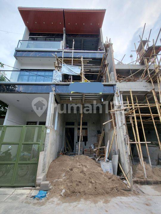 3 bedrooms House in Jakarta, Indonesia No. 1794