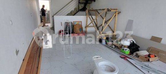 3 bedrooms House in Jakarta, Indonesia No. 1794 31