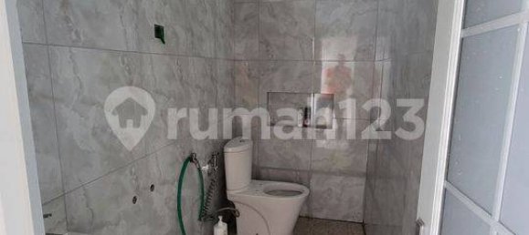 3 bedrooms House in Jakarta, Indonesia No. 1794 30