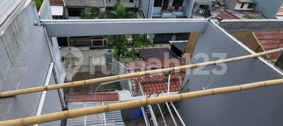 3 bedrooms House in Jakarta, Indonesia No. 1794 33