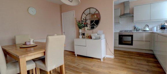 3 bedrooms House in Folkestone, United Kingdom No. 10886 2